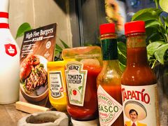 -HIGH FIVE哈福手工汉堡(桂林路店)