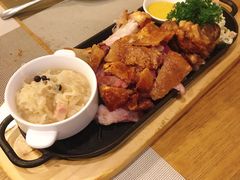 脆皮猪肘-柏斯图德国餐吧(馆陶路德国风情街店)