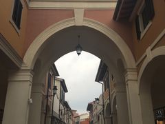 -佛罗伦萨小镇广佛名品奥特莱斯(疏港路店)