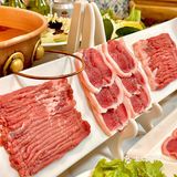 烤串涮肉就来他家！肉肉脑袋快冲呀～