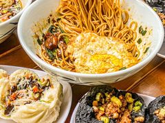 -李与白包子铺(桐梓林店)