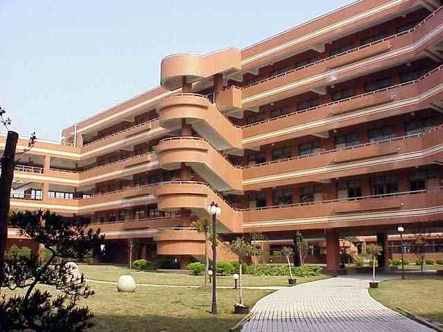 新中高级中学-"彭浦地区最大规模的高中,老牌市重点,升.