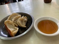 -黄阿姨锅贴大王(万航渡路店)