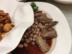 -鞍山大白鲨美食酒店