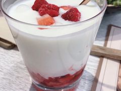 草莓覆盆子优格-娜娜家·Nana's restaurant(国金汇店)