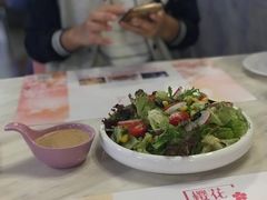 -樱花里音乐餐吧·牛扒椰子鸡(东圃店)