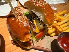 -三勾JJJ Burger&Coffee(梅溪湖店)