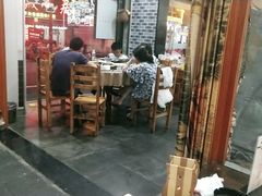 大堂-临街徽菜馆·正宗黄山味
