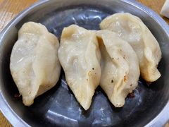 -黄阿姨锅贴大王(万航渡路店)