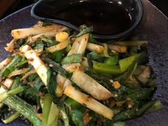 烤韭菜-何师烧烤·香辣蟹·川菜·30年老品牌(太古里旗舰店)