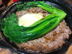 窝蛋牛肉煲仔饭-香港仔茶餐厅(凤阳店)