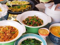 -阿瓦山寨·湘菜现炒·剁椒鱼头王(咸阳总店)