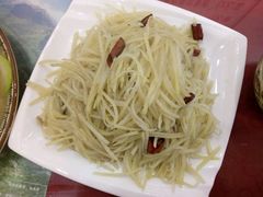 -乡土特色.冷锅鱼.牦牛肉汤锅