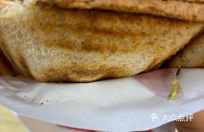 Low-Calorie Cheese Chicken Sandwich