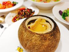 原椰炖乌鸡花胶-闻见中国海南菜(K11店)