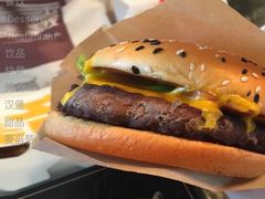 双层安格斯MAX厚牛培根堡-麦当劳(曲阳店)