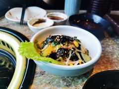 拌菜色拉-炼火烤肉店