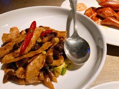 鸡纵菌小炒肉-悦轩中餐厅·高空江景·杭州柏悦酒店