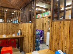 大堂-老东镇啤酒屋海鲜加工·蒸汽海鲜·海鲜烧烤(台东店)