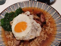 叉烧煎蛋出前一丁-龙记香港茶餐厅(久光百货店)