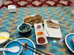 -三江源美食城