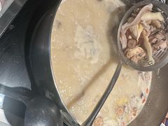 -尚尚仙·酸汤猪手·猪肚鸡火锅(华联万柳购物中心店)