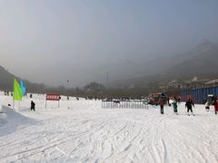 -济南卧虎山滑雪场