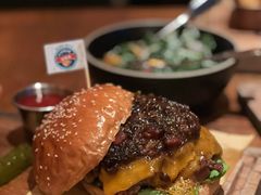The&nbsp;Canuck&nbsp;Lumberjack&nbsp;Burger-THE CANNERY&JUJU 新鲜海鲜·牛排美食酒廊