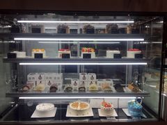 面包甜点陈列柜-卷心卷意·轻甜蛋糕(新光天地店)