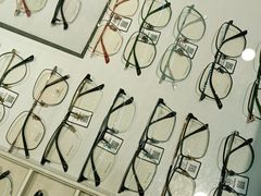 -宏宇眼镜蔡司依视路折扣店(兆佳眼镜城店)