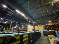 -蹦贝运动中心·蹦床·攀岩·闯关(龙岗店)