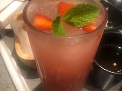 草莓乳酸气泡水-园里火锅(仁和新城店)