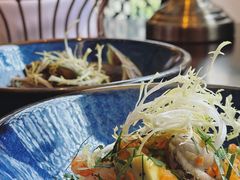 温热海鲜牛油果沙拉-广州天河希尔顿酒店