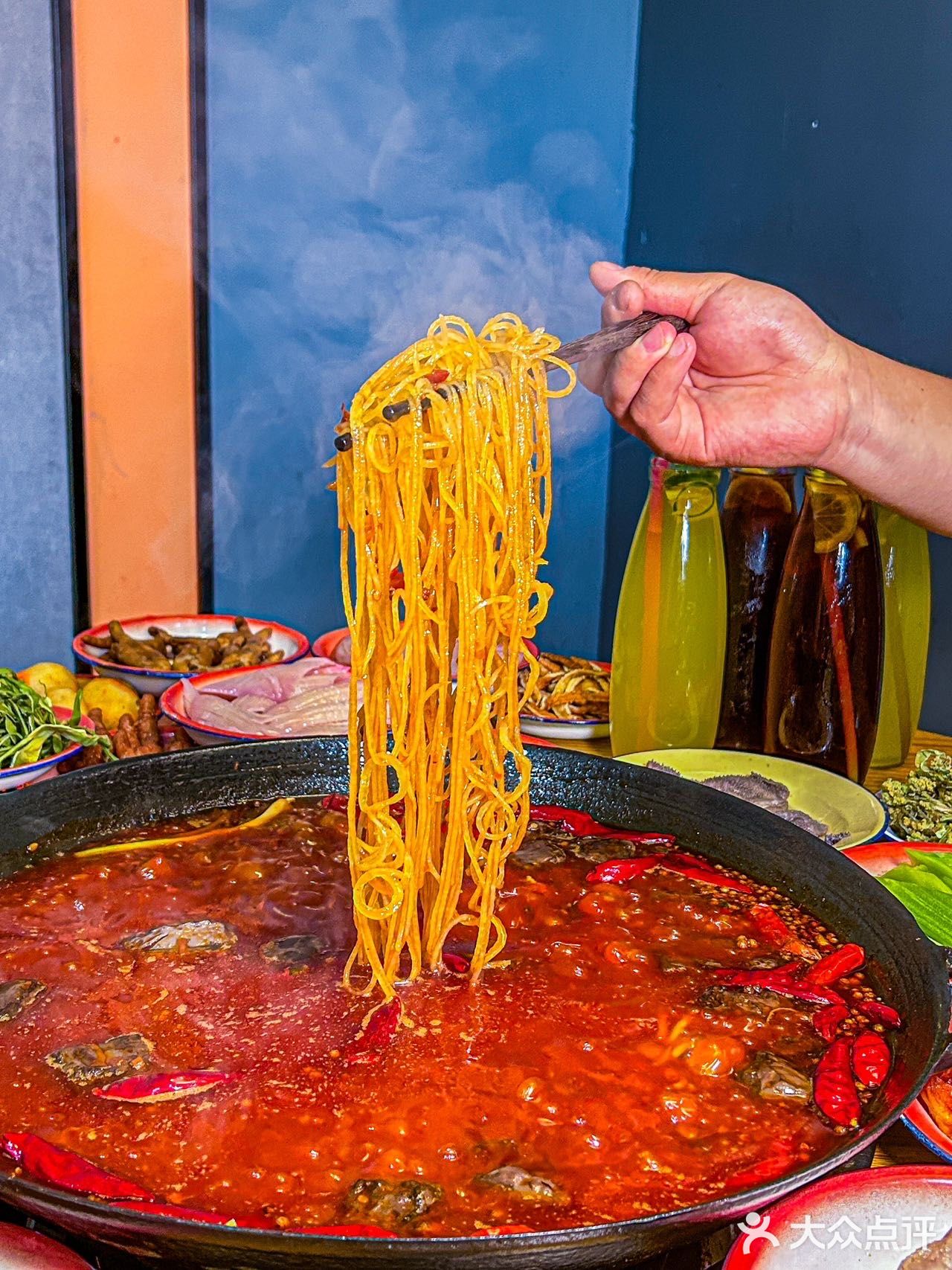 重庆就是这样，藏在社区的火锅味道都好地道！