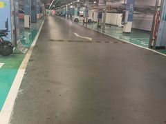 -万达广场菱角湖店-地面停车场