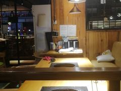 大堂-洪氏嗨捞·广东猪肚鸡·椰子鸡火锅(西咸万象城店)