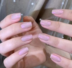 -花岐款式专研健康美甲沙龙