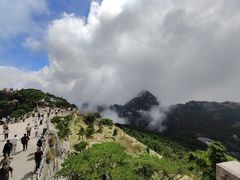 -黄山光明顶山庄