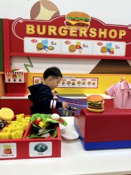 -莫莉幻想儿童乐园(三河燕郊永旺店)