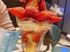 草莓盛宴巴菲杯-KNOTKNOT珞珞·日式甜品(K11店)