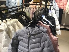 -唯品会(北京国瑞城店)