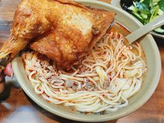 -亮亮面馆(经六路店)