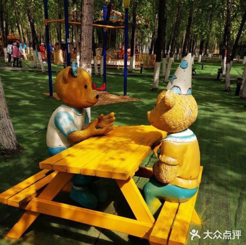 夏天带娃，有动物看还能玩耍[礼花]