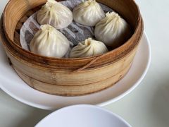 招牌蟹黄小笼包-弄堂咪道-饭香·面香·馄饨香(汇锦广场店)