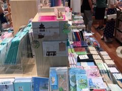 -猫的天空之城概念书店(杭州南宋御街店)