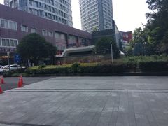 -杭州滨江宝龙城华美达酒店