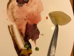 香煎牛排配库尔勒香梨-鲤院·新中式美学·庭院餐厅(夫子庙店)