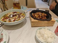 -荷花亭·湖北融合菜(中商广场店)