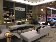 -榆林榆阳西路火车站亚朵酒店
