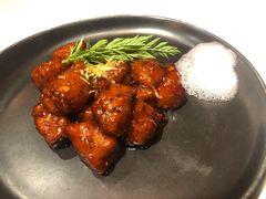 红酒泡沫牛仔粒-荟廷·晶萃(陆家嘴尚悦湾店)
